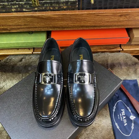 プラダ ビジネスシューズ