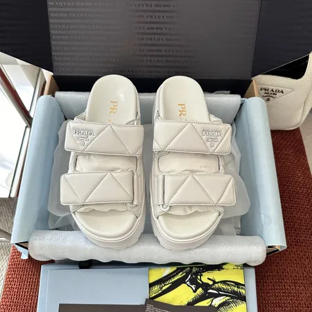 プラダ スリッパ