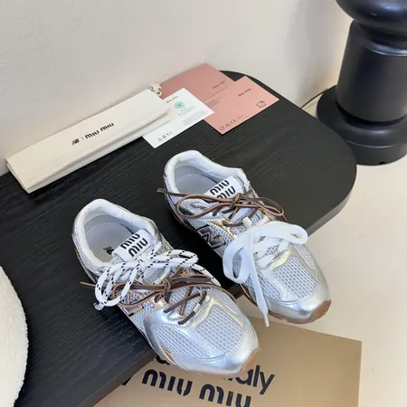 ミュウミュウ スニーカー