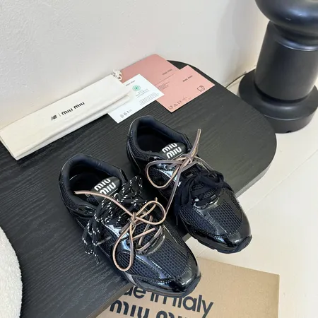 ミュウミュウ スニーカー