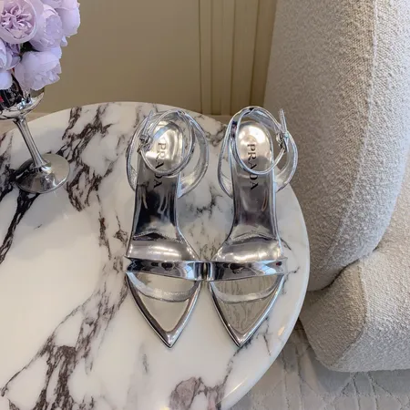 プラダ サンダル