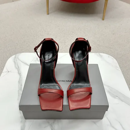 バレンシアガ サンダル