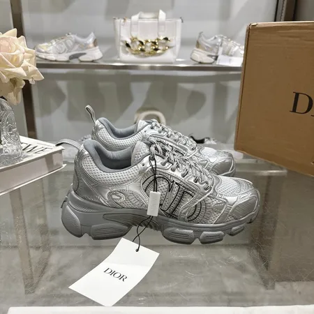 ディオール スニーカー