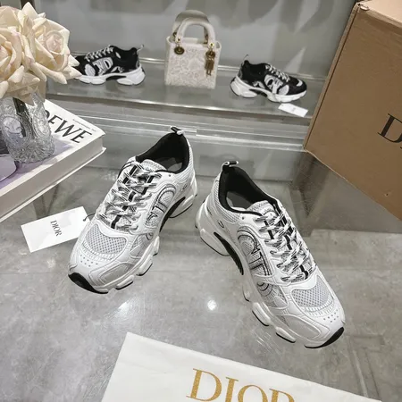 ディオール スニーカー