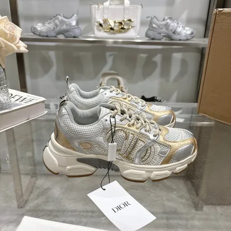 ディオール スニーカー