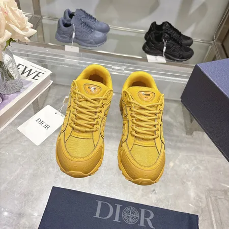 ディオール スニーカー