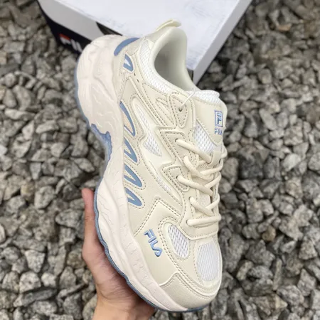 フィラ スニーカー