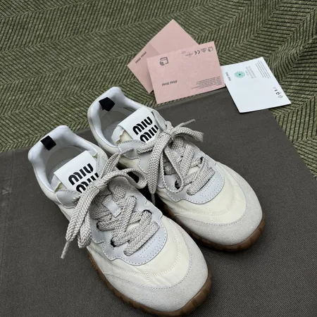 ミュウミュウ スニーカー