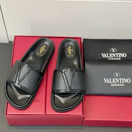 ヴァレンティノ スリッパ