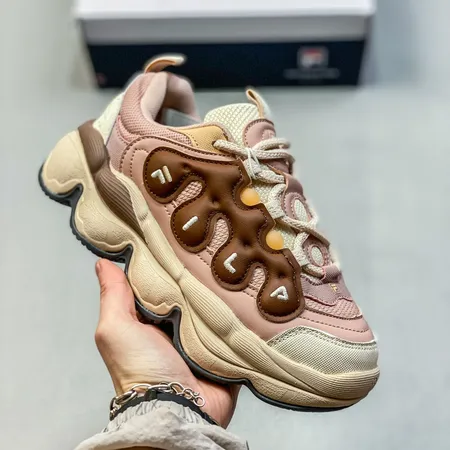 フィラ スニーカー