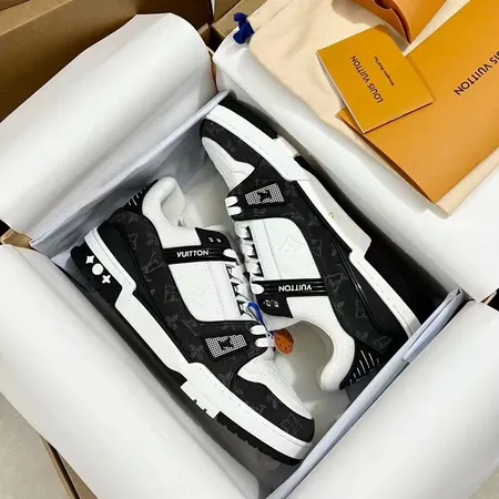 ルイヴィトン カジュアルシューズ