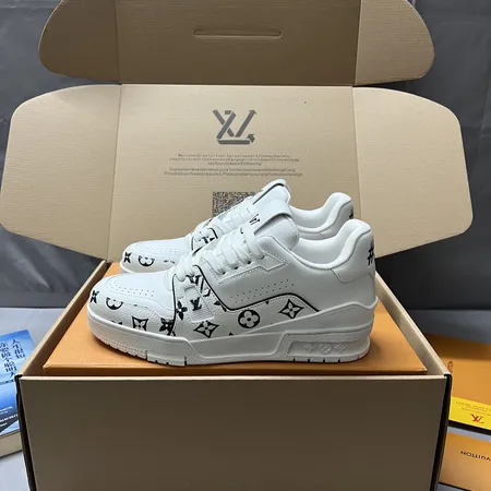 ルイヴィトン カジュアルシューズ