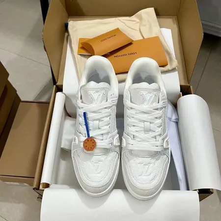 ルイヴィトン カジュアルシューズ