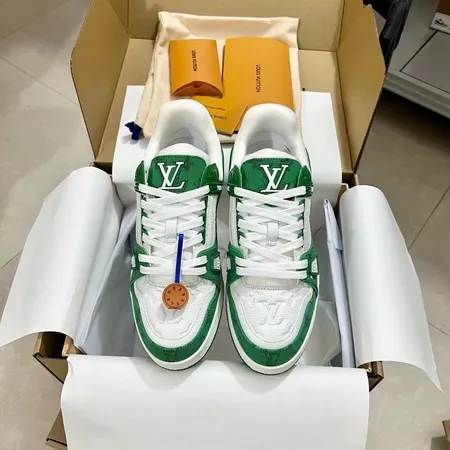 ルイヴィトン カジュアルシューズ