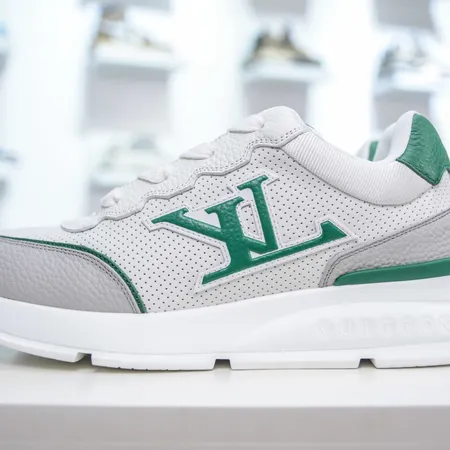 ルイヴィトン スニーカー