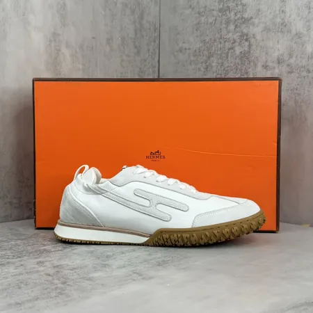 エルメス スニーカー