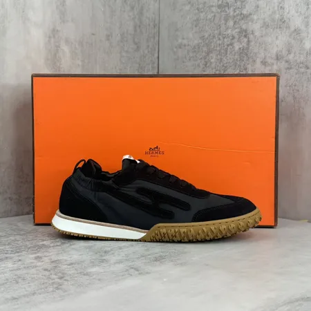 エルメス スニーカー