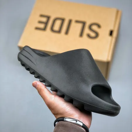 アディダス スリッパ