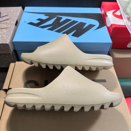 アディダス スリッパ