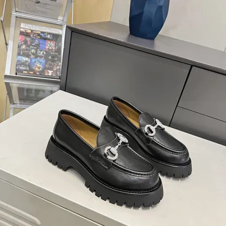 グッチ ビジネスシューズ