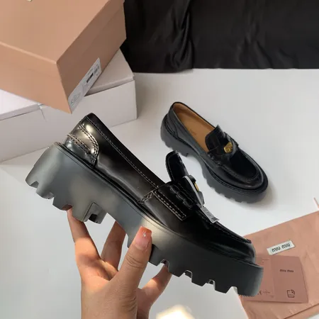 ミュウミュウ ビジネスシューズ