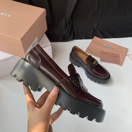 ミュウミュウ ビジネスシューズ