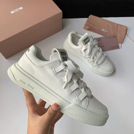 ミュウミュウ カジュアルシューズ