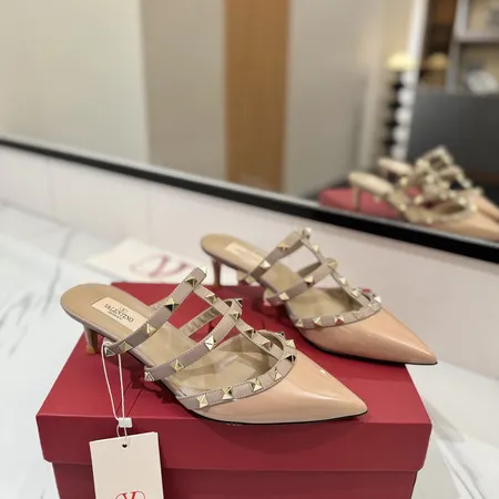 ヴァレンティノ スリッパ