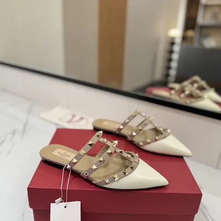 ヴァレンティノ スリッパ