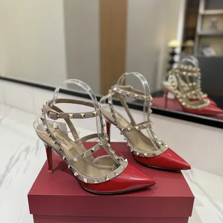 ヴァレンティノ サンダル