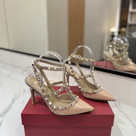 ヴァレンティノ サンダル