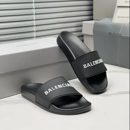 バレンシアガ スリッパ
