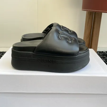 セリーヌ スリッパ