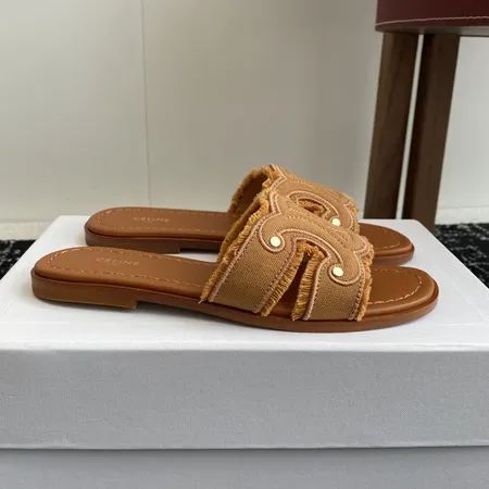 セリーヌ スリッパ