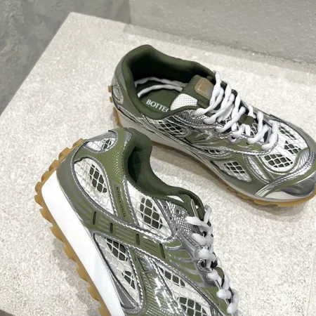 ボッテガ ヴェネタ スニーカー