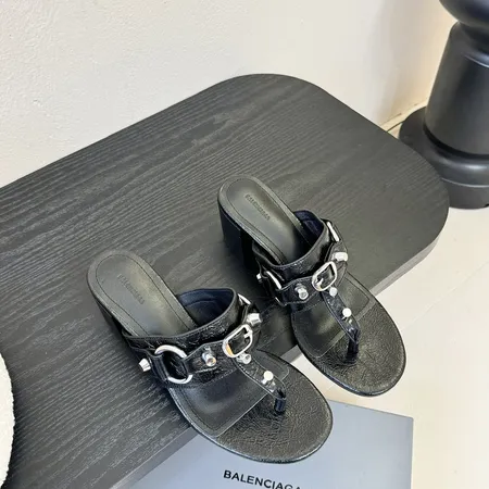 バレンシアガ サンダル