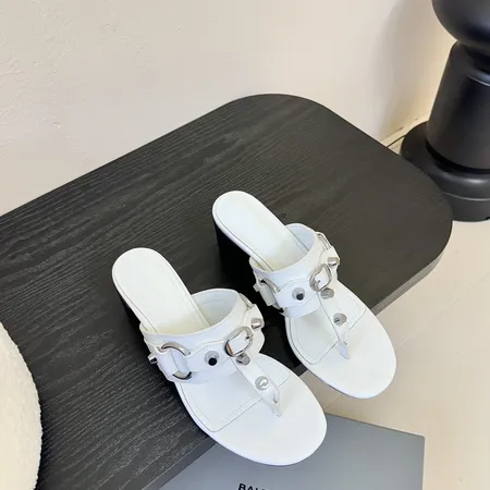 バレンシアガ サンダル