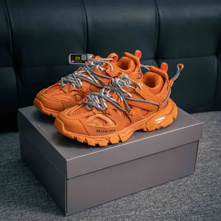 バレンシアガ スニーカー