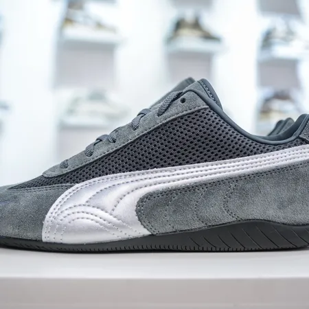 プーマ スニーカー