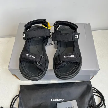 バレンシアガ サンダル