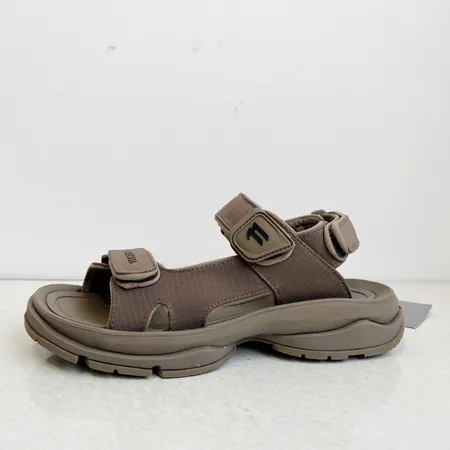 バレンシアガ サンダル