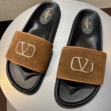 ヴァレンティノ スリッパ