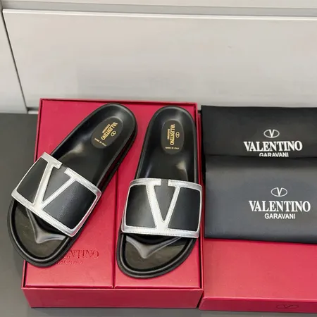 ヴァレンティノ スリッパ
