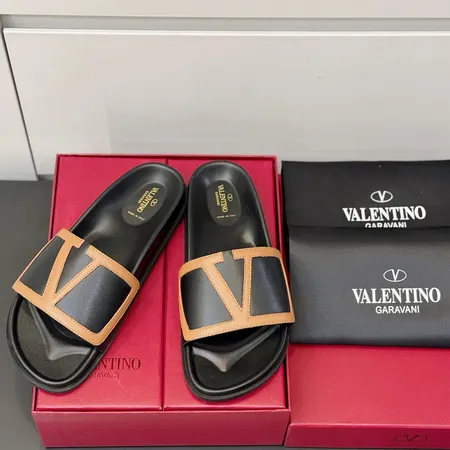 ヴァレンティノ スリッパ