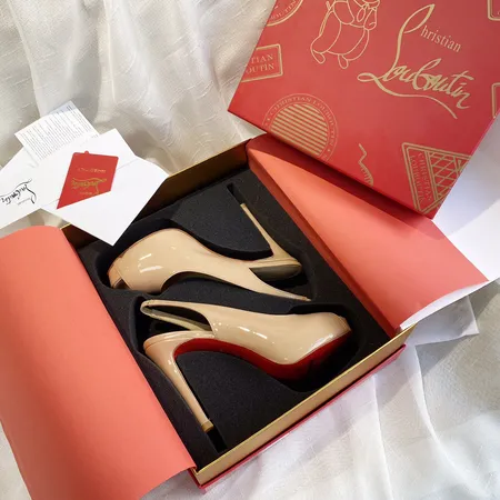 クリスチャン・ルブタン サンダル