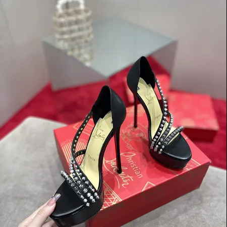 クリスチャン・ルブタン サンダル