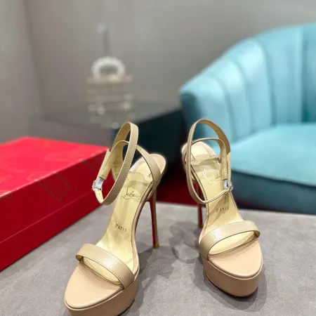 クリスチャン・ルブタン サンダル