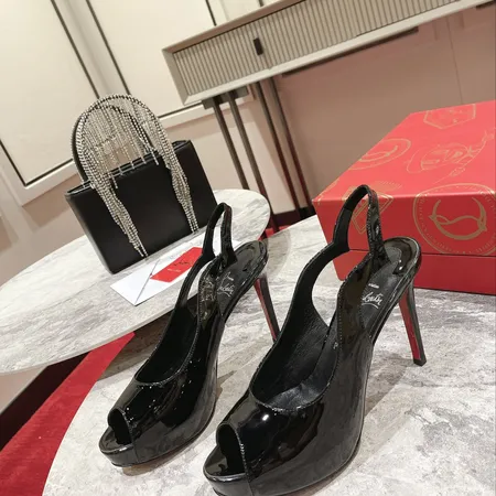 クリスチャン・ルブタン サンダル