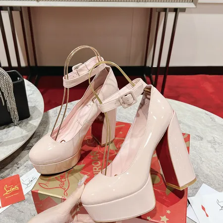 クリスチャン・ルブタン サンダル