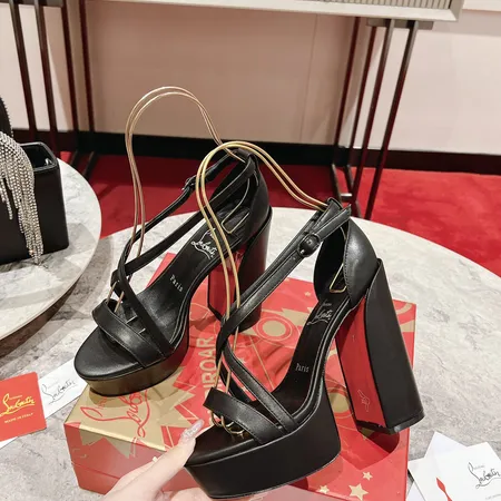 クリスチャン・ルブタン サンダル